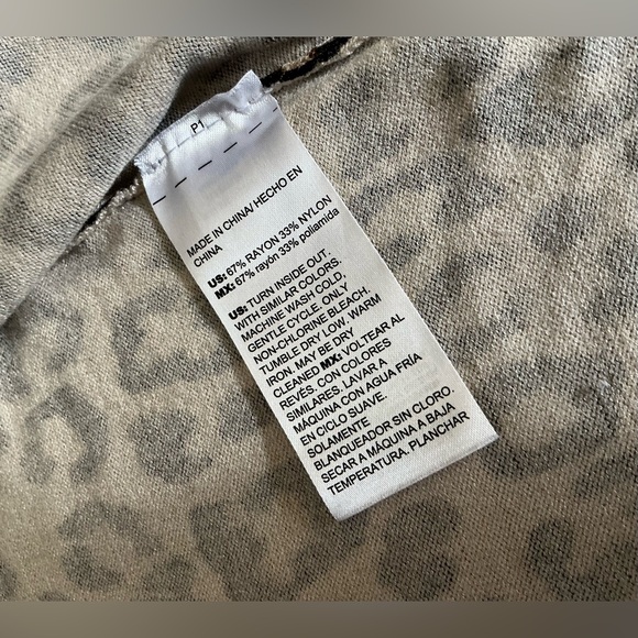 Chicos lighweight cardigan 🐆🐆 - Picture 10 of 13